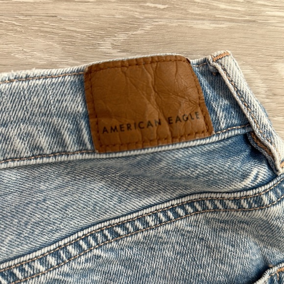 American Eagle Ripped '90s Boyfriend
Jean
X-short size 000 **not 00** - Picture 3 of 7